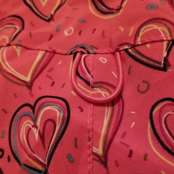 Essentials Medical Uniforms Scrub Top Pink With Hearts Size Medium 10-12 - Picture 6 of 7